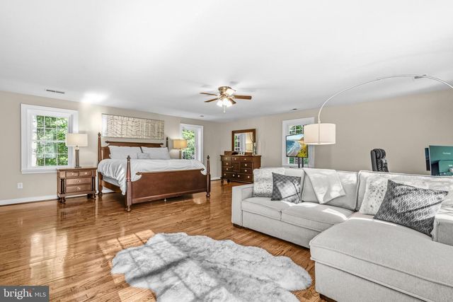 8018 EDDY BEND TRL, Fairfax Station, VA 22039