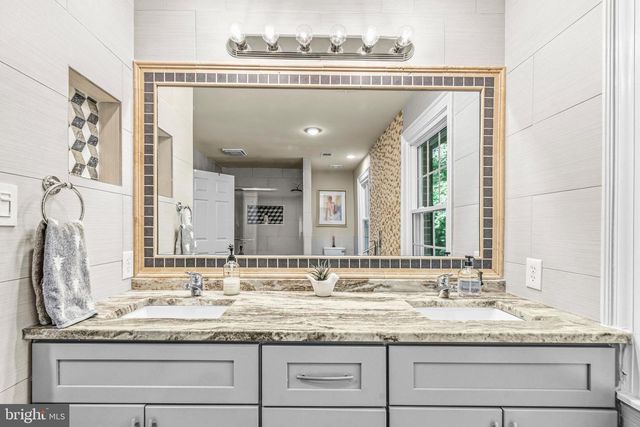 8018 EDDY BEND TRL, Fairfax Station, VA 22039