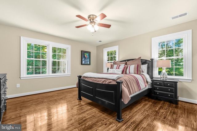 8018 EDDY BEND TRL, Fairfax Station, VA 22039