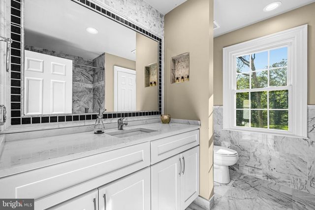 8018 EDDY BEND TRL, Fairfax Station, VA 22039