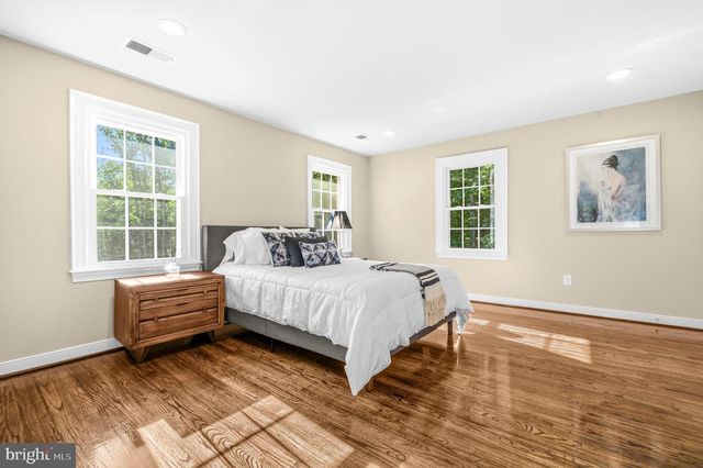 8018 EDDY BEND TRL, Fairfax Station, VA 22039