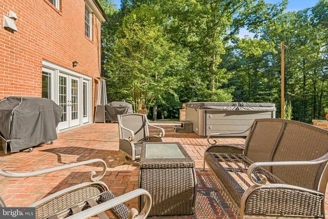 8018 EDDY BEND TRL, Fairfax Station, VA 22039
