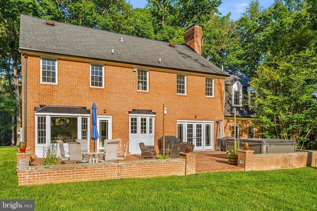 8018 EDDY BEND TRL, Fairfax Station, VA 22039