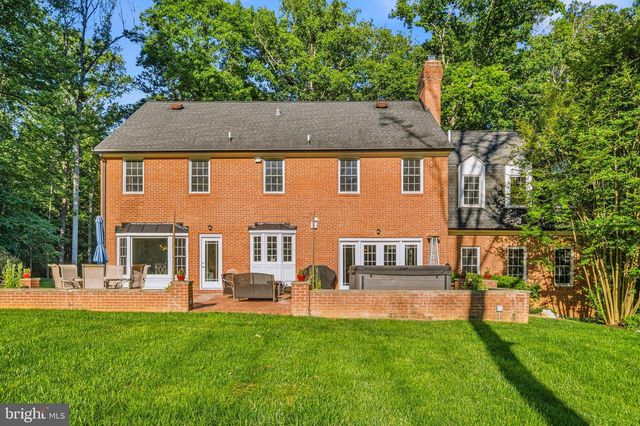 8018 EDDY BEND TRL, Fairfax Station, VA 22039