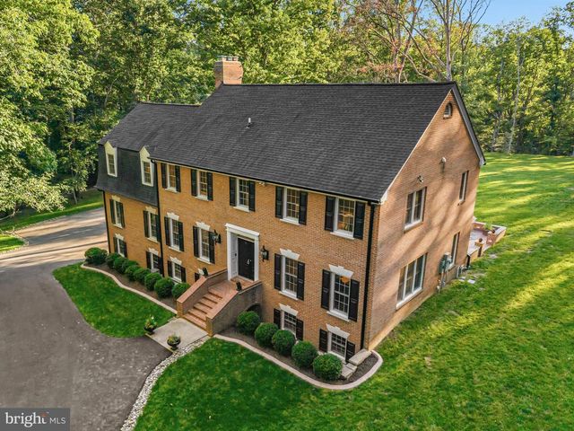 8018 EDDY BEND TRL, Fairfax Station, VA 22039