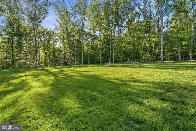 8018 EDDY BEND TRL, Fairfax Station, VA 22039