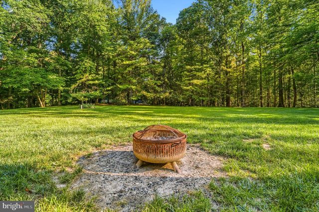 8018 EDDY BEND TRL, Fairfax Station, VA 22039