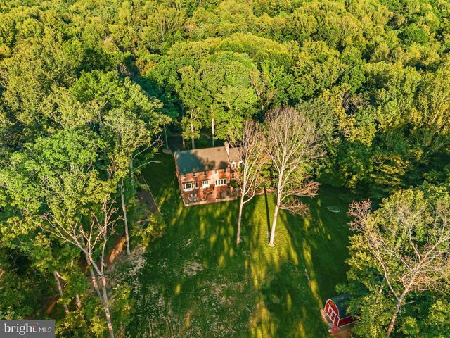 8018 EDDY BEND TRL, Fairfax Station, VA 22039