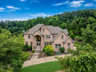 3513 Lashan Dr, Murrysville, PA 15668