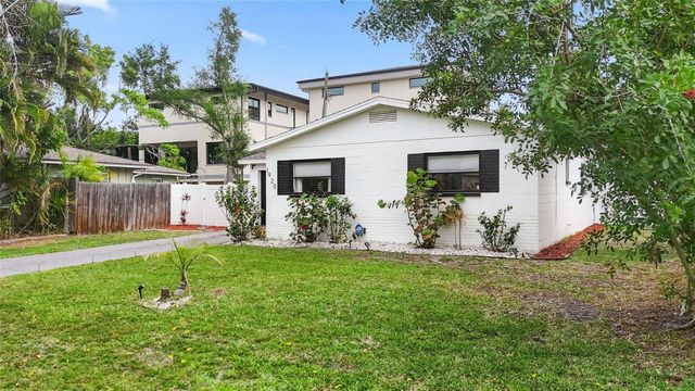 1920 NEW HAMPSHIRE AVENUE NE, St Petersburg, FL 33703