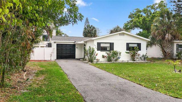 1920 NEW HAMPSHIRE AVENUE NE, St Petersburg, FL 33703