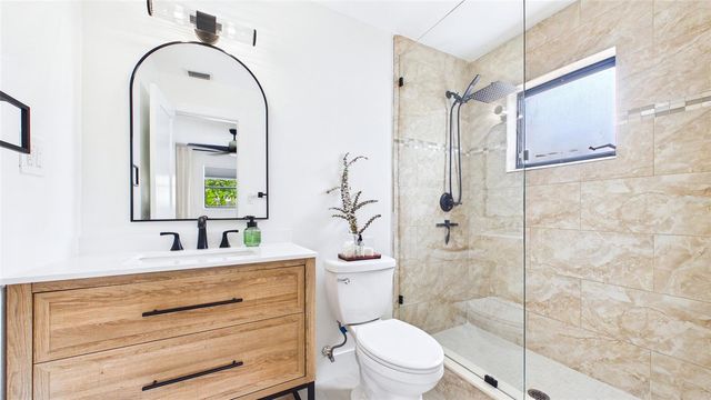 1920 NEW HAMPSHIRE AVENUE NE, St Petersburg, FL 33703