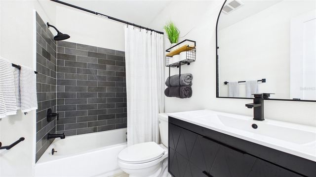 1920 NEW HAMPSHIRE AVENUE NE, St Petersburg, FL 33703