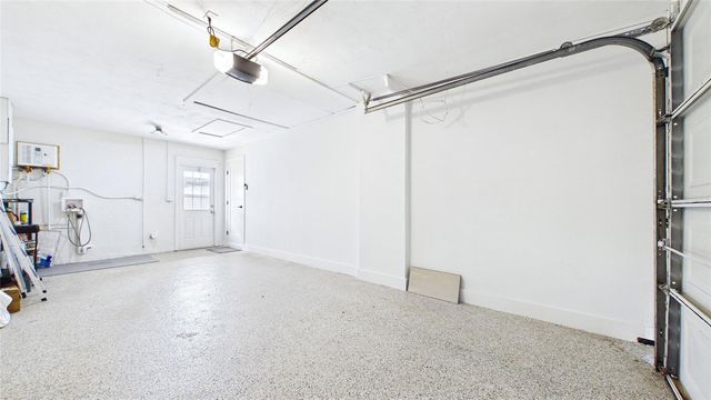 1920 NEW HAMPSHIRE AVENUE NE, St Petersburg, FL 33703