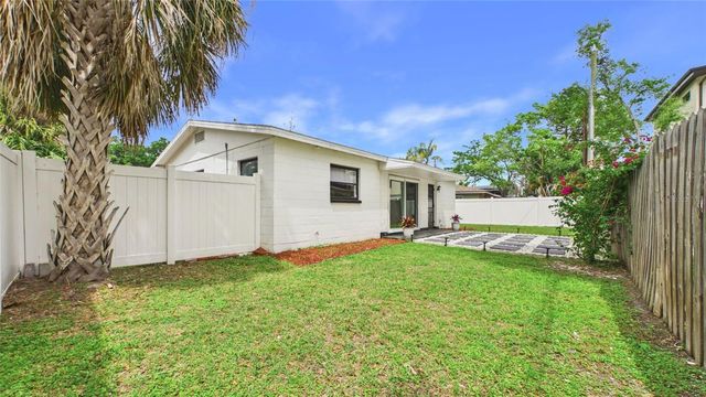 1920 NEW HAMPSHIRE AVENUE NE, St Petersburg, FL 33703