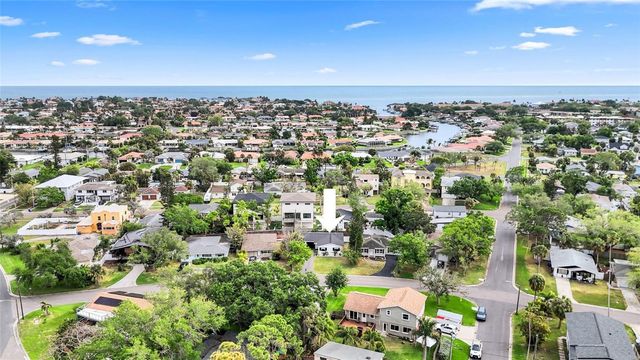 1920 NEW HAMPSHIRE AVENUE NE, St Petersburg, FL 33703