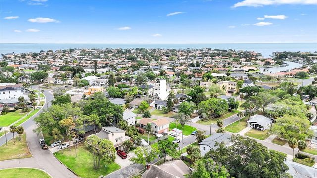 1920 NEW HAMPSHIRE AVENUE NE, St Petersburg, FL 33703