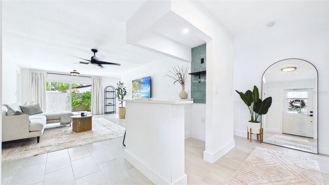 1920 NEW HAMPSHIRE AVENUE NE, St Petersburg, FL 33703