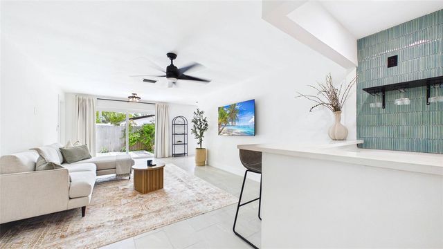 1920 NEW HAMPSHIRE AVENUE NE, St Petersburg, FL 33703