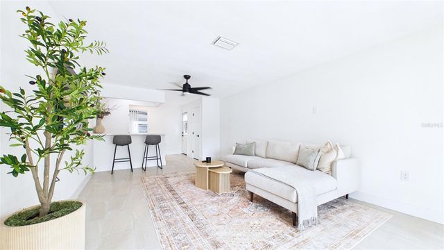 1920 NEW HAMPSHIRE AVENUE NE, St Petersburg, FL 33703