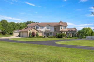 7455 Groveland Road, Groveland Township, MI 48442