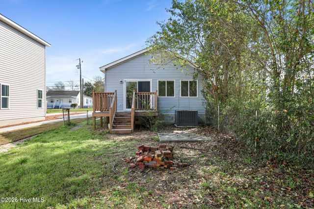 812 S 8th Street, Wilmington, NC 28401