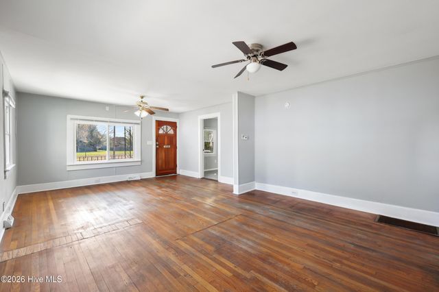 812 S 8th Street, Wilmington, NC 28401