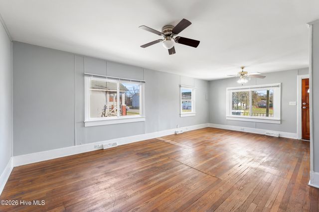 812 S 8th Street, Wilmington, NC 28401