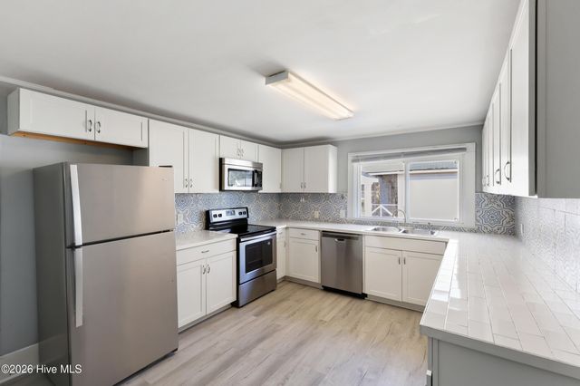 812 S 8th Street, Wilmington, NC 28401