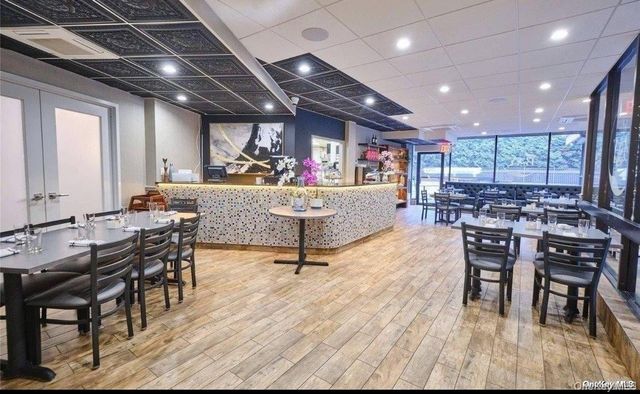 1 Bay Club Drive 11P, Bayside, NY 11360
