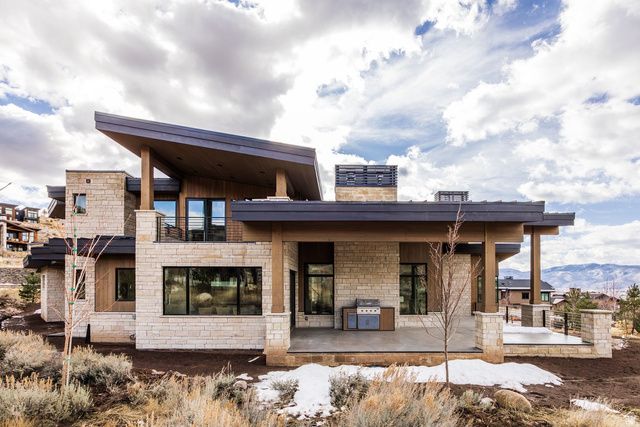 2065 E CHIMNEY ROCK CIR, Heber City, UT 84032