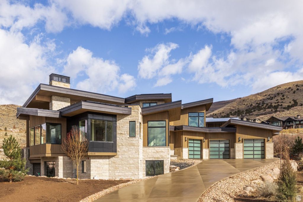 2065 E CHIMNEY ROCK CIR, Heber City, UT 84032