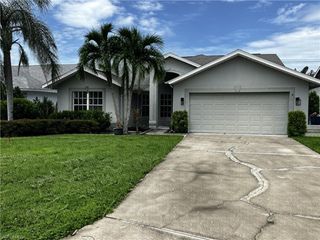 18072 Horseshoe Bay CIR, Fort Myers, FL 33967