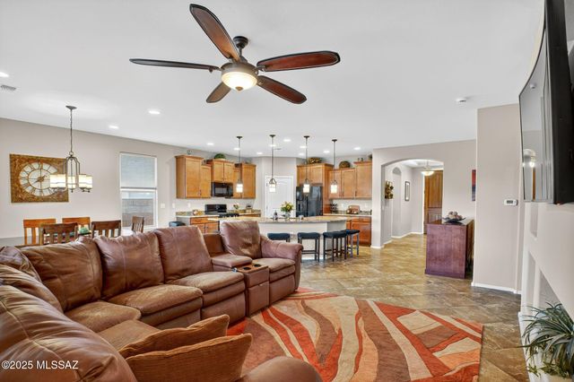 14049 E Barouche Drive, Vail, AZ 85641