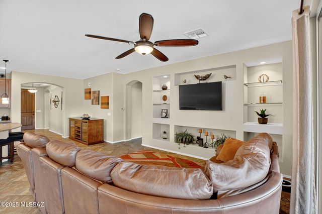 14049 E Barouche Drive, Vail, AZ 85641