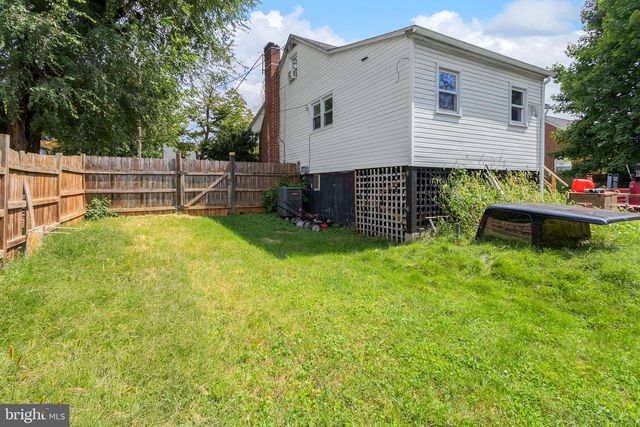 534 S CHURCH ST, Charles Town, WV 25414
