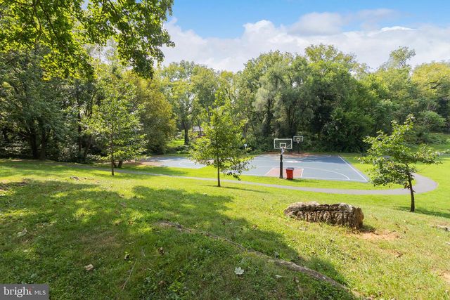 534 S CHURCH ST, Charles Town, WV 25414