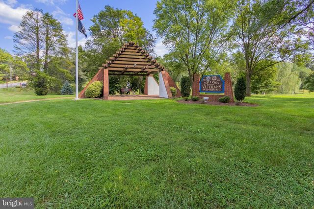 534 S CHURCH ST, Charles Town, WV 25414