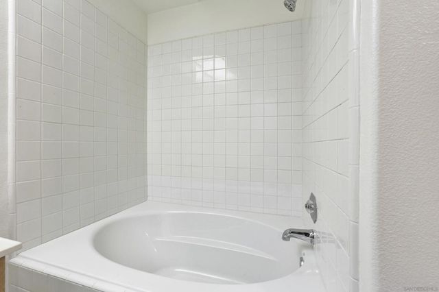 13450 Savanna, Tustin, CA 92782