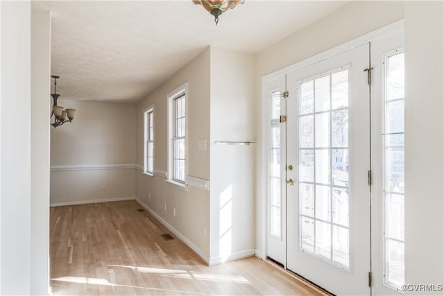 1525 Creek Knoll Ct, Colonial Heights, VA 23834