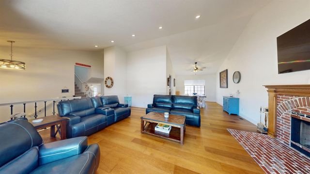 2201 Arnhem Pl, Modesto, CA 95356