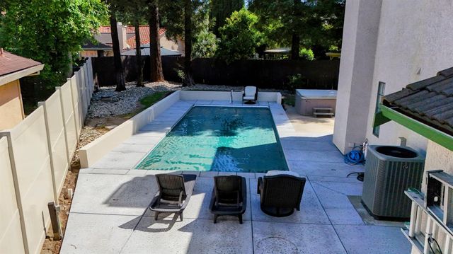 2201 Arnhem Pl, Modesto, CA 95356