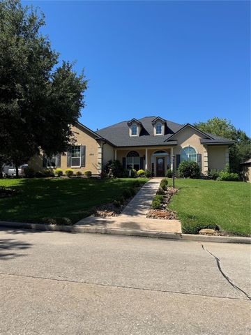 500 Edgewood Drive, Montgomery, TX 77356
