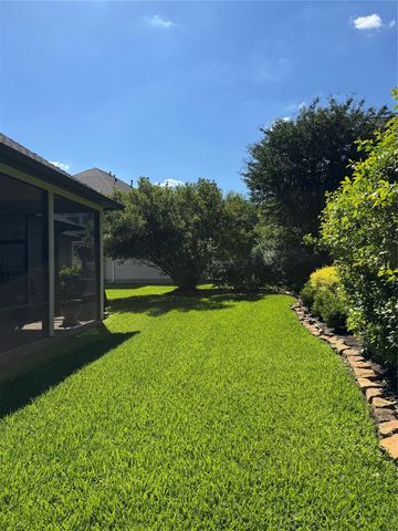 500 Edgewood Drive, Montgomery, TX 77356