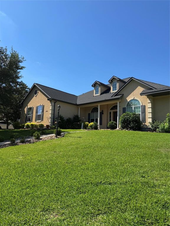 500 Edgewood Drive, Montgomery, TX 77356