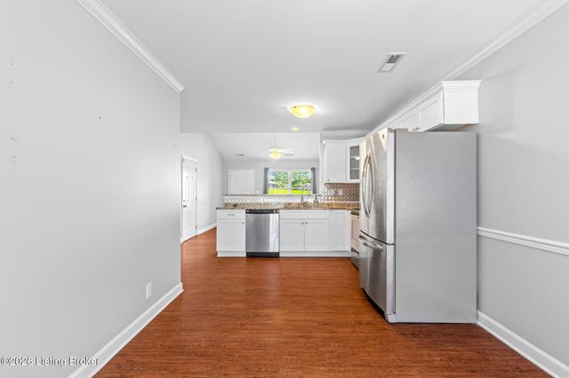 443 Woodlake Dr, Mt Washington, KY 40047