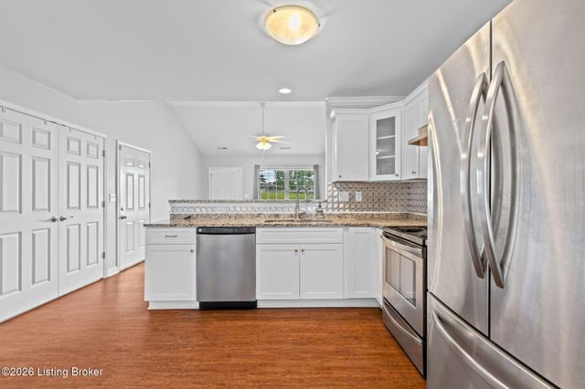 443 Woodlake Dr, Mt Washington, KY 40047