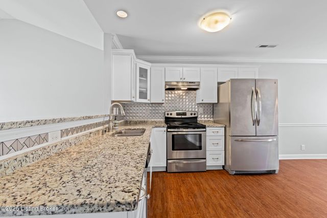443 Woodlake Dr, Mt Washington, KY 40047
