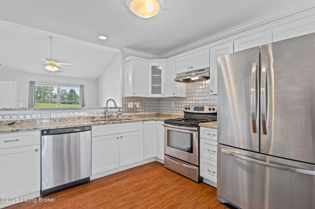 443 Woodlake Dr, Mt Washington, KY 40047
