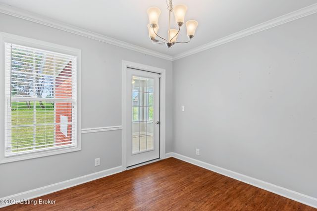 443 Woodlake Dr, Mt Washington, KY 40047